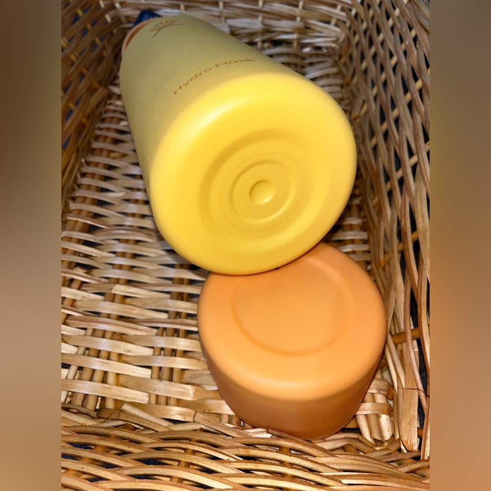 Hydro Flask - Picture 3 of 3